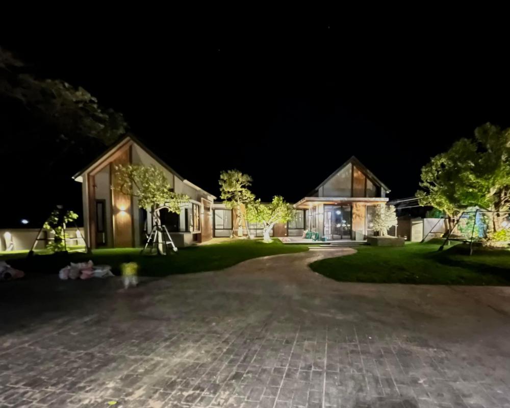 ไอเดียบ้านสวยสไตล์นอร์ดิกทรงตัวยู U สองจั่ว ตกแต่งภายในและจัดสวนรอบบ้านได้สวยมาก รูปที่ 19