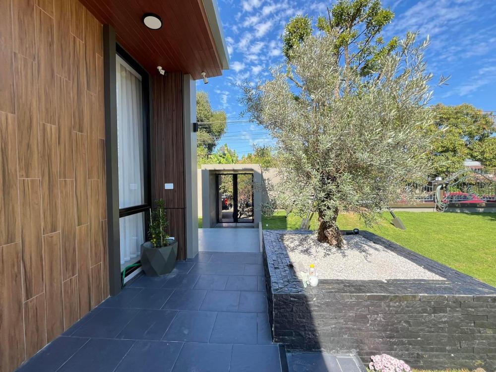 ไอเดียบ้านสวยสไตล์นอร์ดิกทรงตัวยู U สองจั่ว ตกแต่งภายในและจัดสวนรอบบ้านได้สวยมาก รูปที่ 26