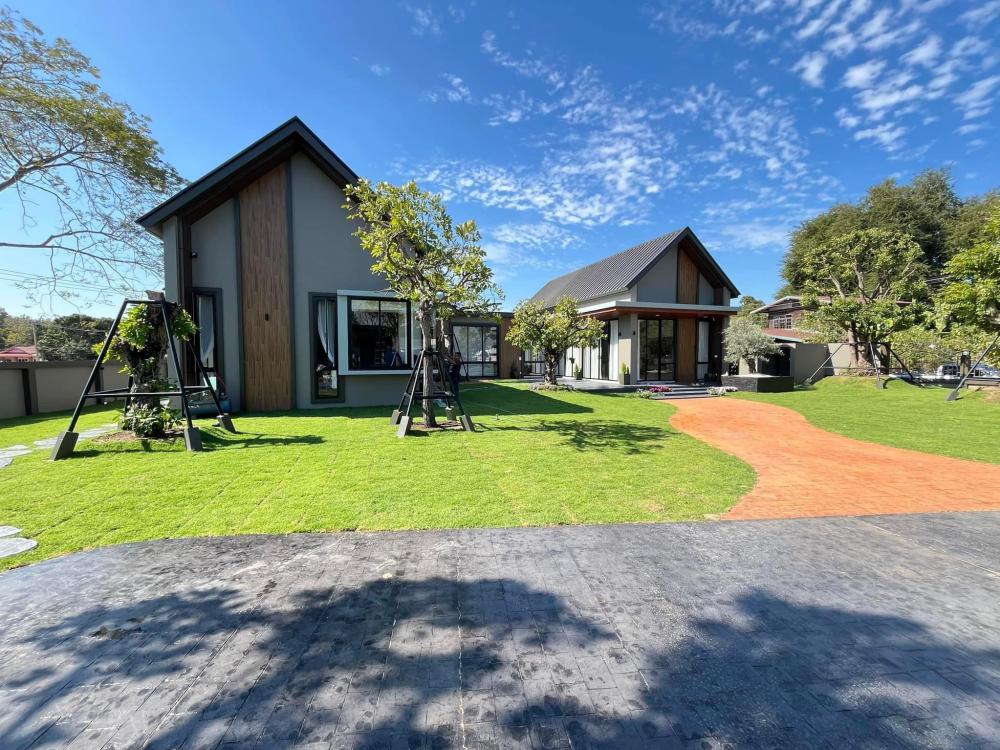 ไอเดียบ้านสวยสไตล์นอร์ดิกทรงตัวยู U สองจั่ว ตกแต่งภายในและจัดสวนรอบบ้านได้สวยมาก รูปที่ 3