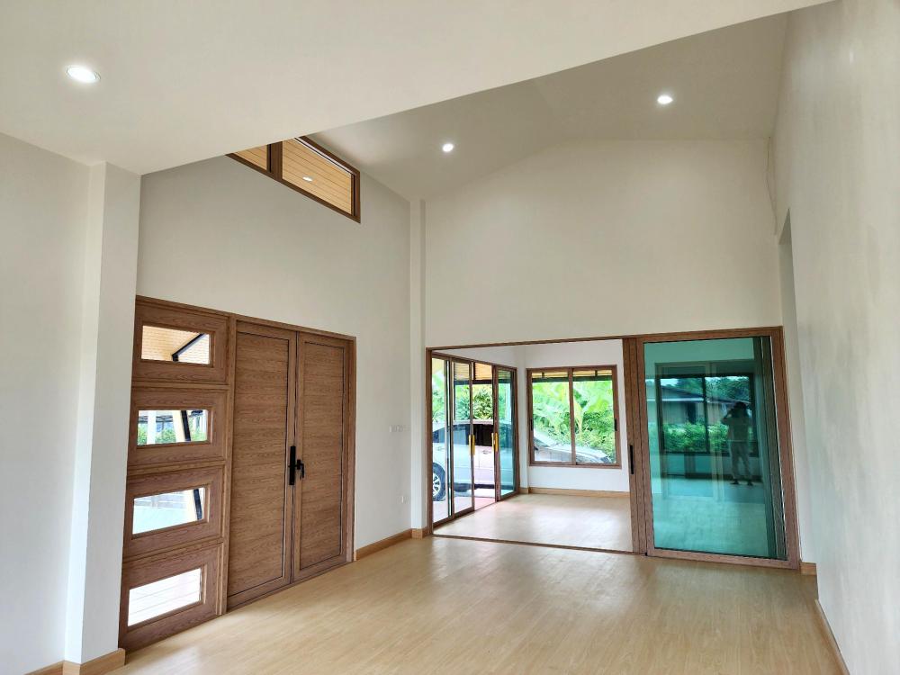 บ้านทรงจั่วเรียบๆ ดีไซน์ที่ช่วยให้บ้านอยู่สบายกว่าเดิม ที่ออกแบบให้ โปร่ง โล่ง และอยู่สบาย บ้านขนาด 260-270 ตร.ม. รูปที่ 3