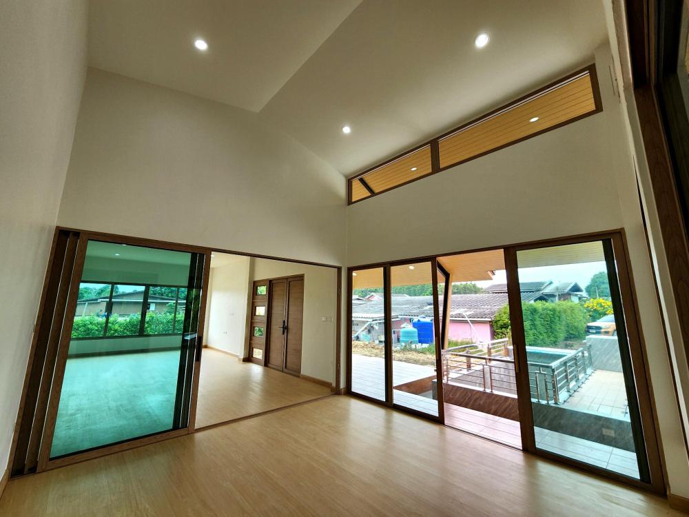 บ้านทรงจั่วเรียบๆ ดีไซน์ที่ช่วยให้บ้านอยู่สบายกว่าเดิม ที่ออกแบบให้ โปร่ง โล่ง และอยู่สบาย บ้านขนาด 260-270 ตร.ม. รูปที่ 4