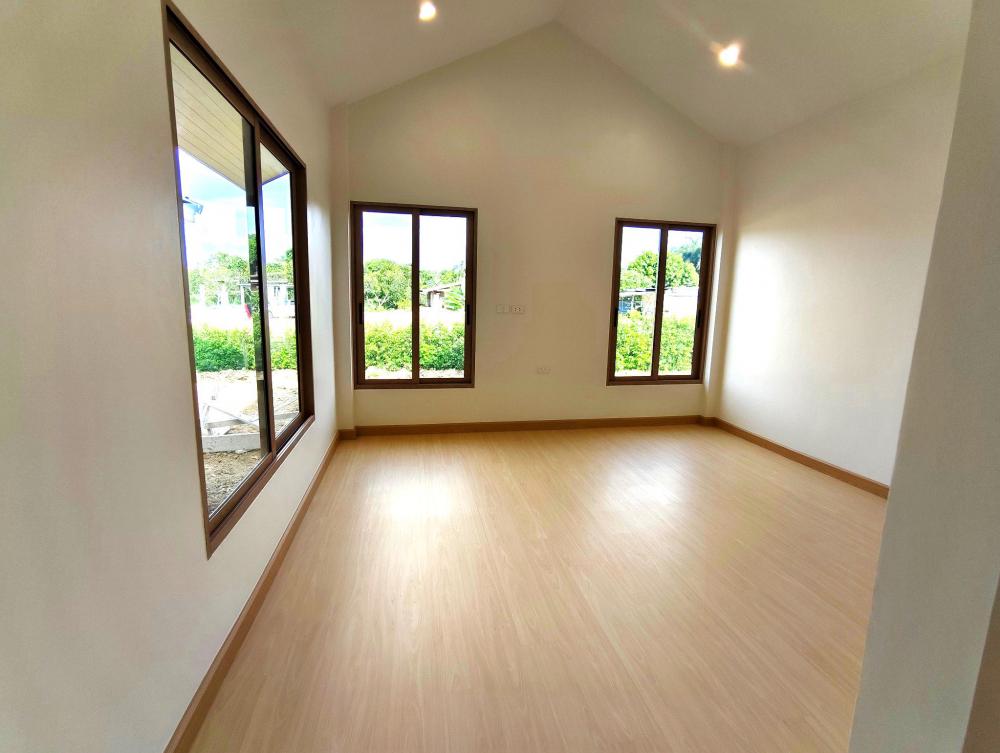 บ้านทรงจั่วเรียบๆ ดีไซน์ที่ช่วยให้บ้านอยู่สบายกว่าเดิม ที่ออกแบบให้ โปร่ง โล่ง และอยู่สบาย บ้านขนาด 260-270 ตร.ม. รูปที่ 5