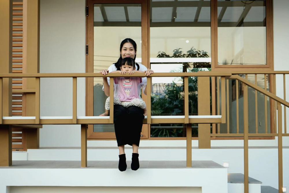 บ้านบ่ะขามป้อม พื้นที่อบอุ่นในชุมชนเงียบสงบ ผลงานการออกแบบโดย MAIPUN - ไม้ปั้น รูปที่ 6