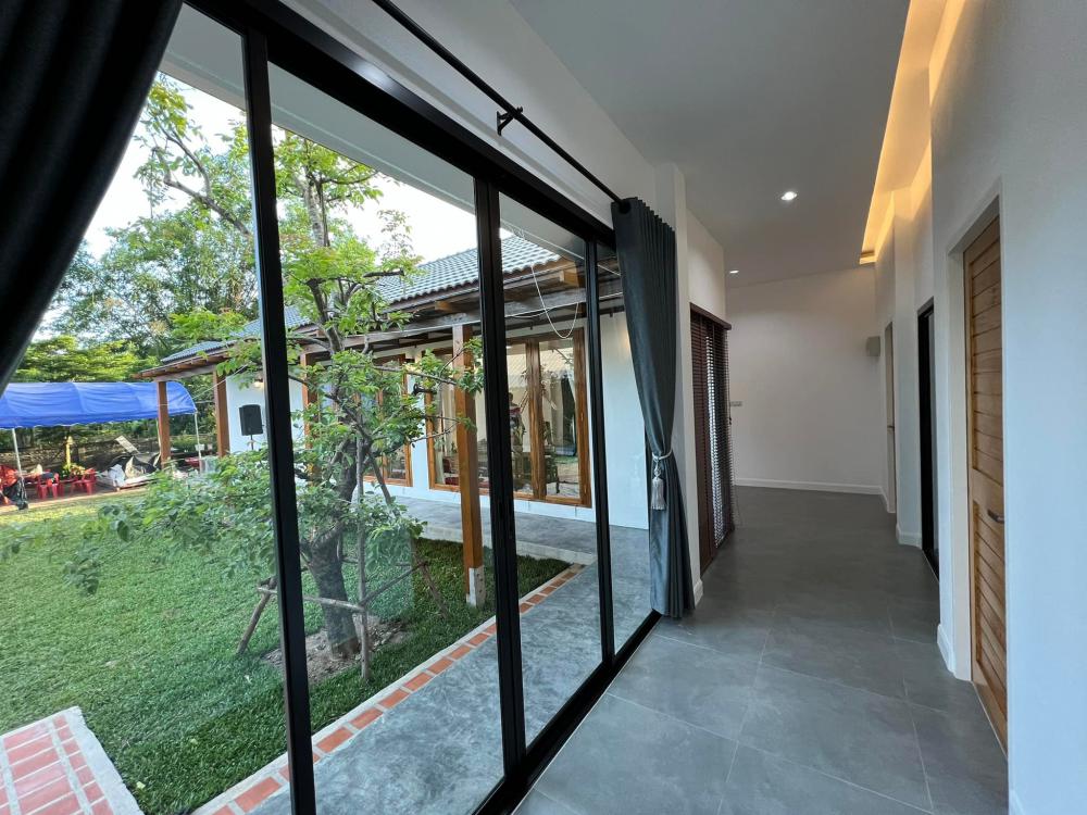 บ้านพักอาศัย หนึ่งชั้นตัวแอลหลังคาจั่วบริบทชุมชน อยู่กับธรรมชาติ 3ห้องนอน 2ห้องน้ำ 1ห้องโถง 1ห้องครัว พื้นที่ 147 ตารางเมตร รูปที่ 14