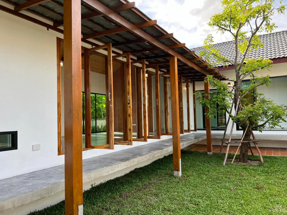บ้านพักอาศัย หนึ่งชั้นตัวแอลหลังคาจั่วบริบทชุมชน อยู่กับธรรมชาติ 3ห้องนอน 2ห้องน้ำ 1ห้องโถง 1ห้องครัว พื้นที่ 147 ตารางเมตร รูปที่ 4
