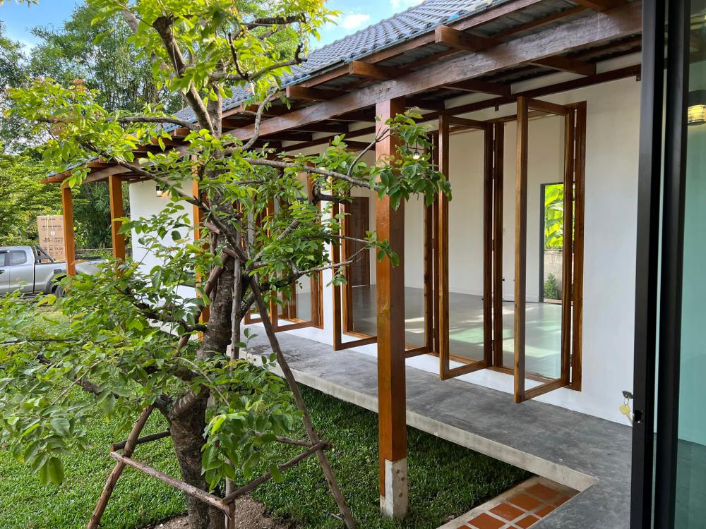 บ้านพักอาศัย หนึ่งชั้นตัวแอลหลังคาจั่วบริบทชุมชน อยู่กับธรรมชาติ 3ห้องนอน 2ห้องน้ำ 1ห้องโถง 1ห้องครัว พื้นที่ 147 ตารางเมตร รูปที่ 8