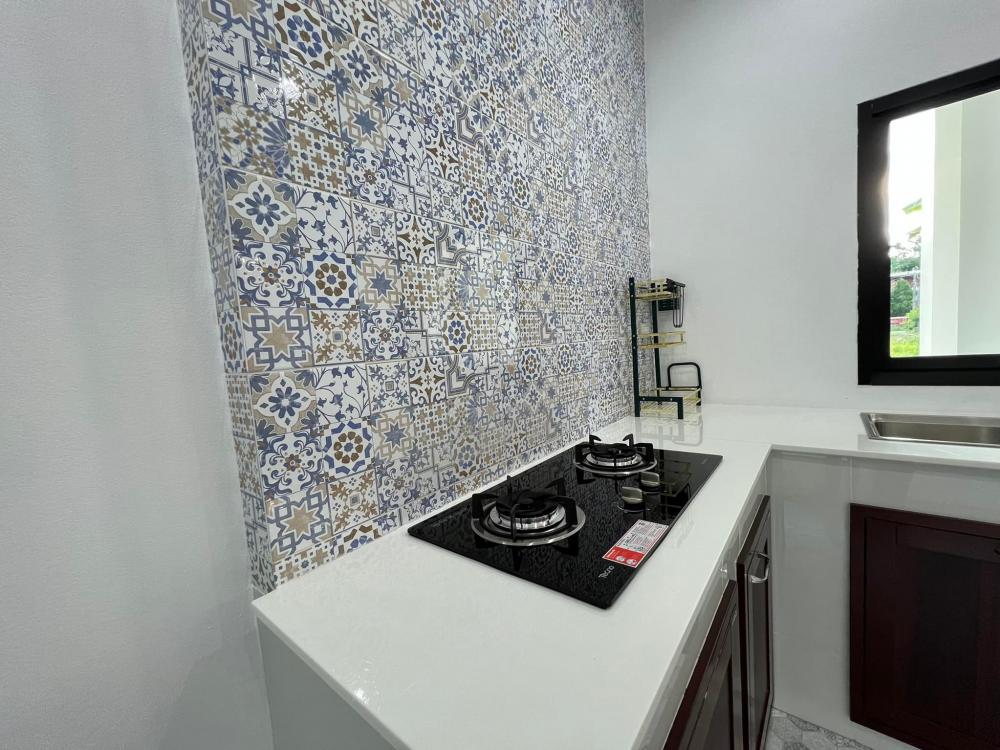 บ้านพักอาศัย หนึ่งชั้นตัวแอลหลังคาจั่วบริบทชุมชน อยู่กับธรรมชาติ 3ห้องนอน 2ห้องน้ำ 1ห้องโถง 1ห้องครัว พื้นที่ 147 ตารางเมตร รูปที่ 38