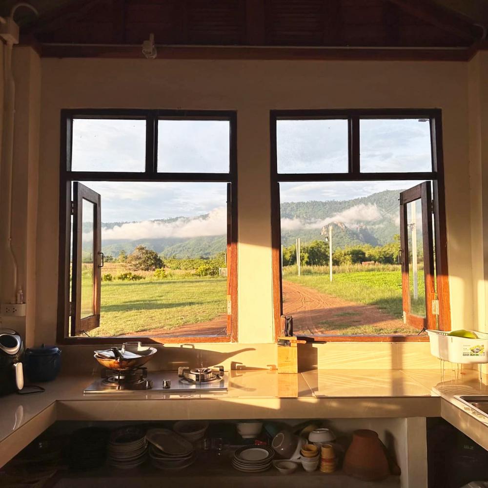 ไอเดียครัวนอกบ้านขนาดเล็กสไตล์โฮมมี่ รูปที่ 3