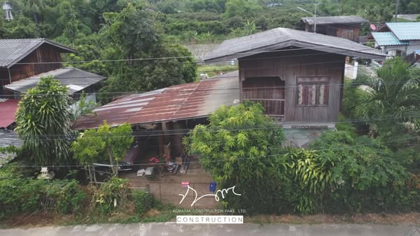 รีโนเวทบ้านครึ่งปูนครึ่งไม้สไตล์มินิมอลโทนขาว  จากพื้นที่ใช้สอยเดิม 𝟏𝟑𝟏.𝟎𝟔 ตร.ม. ขยายเป็น 𝟐𝟎𝟒.𝟕𝟖 ตร.ม. รูปที่ 1