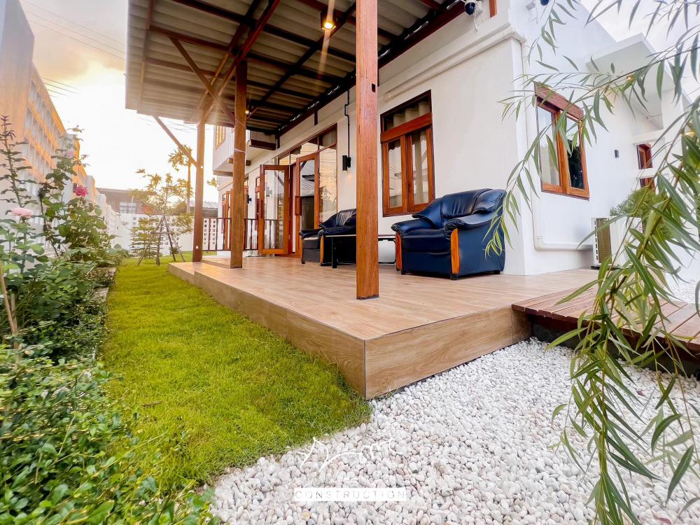 รีโนเวทบ้านครึ่งปูนครึ่งไม้สไตล์มินิมอลโทนขาว  จากพื้นที่ใช้สอยเดิม 𝟏𝟑𝟏.𝟎𝟔 ตร.ม. ขยายเป็น 𝟐𝟎𝟒.𝟕𝟖 ตร.ม. รูปที่ 5