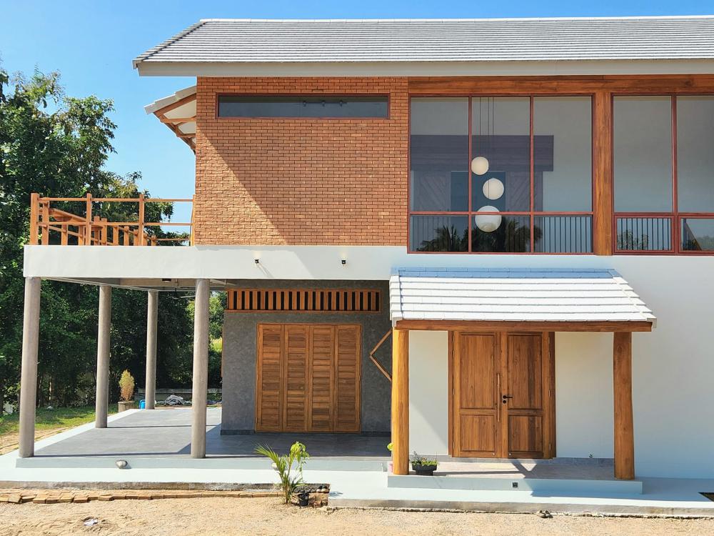 บ้านพักอาศัย​ 2 ชั้น​ 3 ห้องนอน​ 2 ห้องน้ำ พื้นที่​ : 165 ตารางเมตร รูปที่ 3