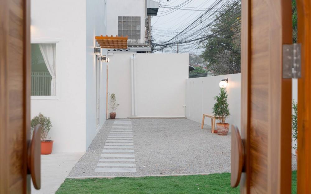 รีโนเวททาวน์เฮาส์เก่าให้เป็นบ้านสไตล์มินิมอลมูจิ รูปที่ 4