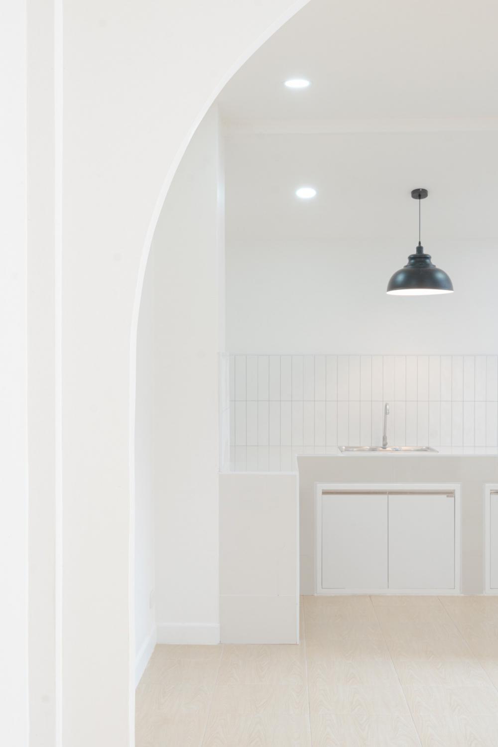 รีโนเวททาวน์เฮาส์เก่าให้เป็นบ้านสไตล์มินิมอลมูจิ รูปที่ 9