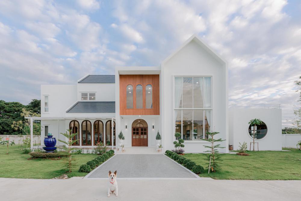 บ้านสองชั้นโทนขาว ขนาด 4 ห้องนอน 4 ห้องน้ำ พื้นที่ 450 ตร.ม. รูปที่ 11