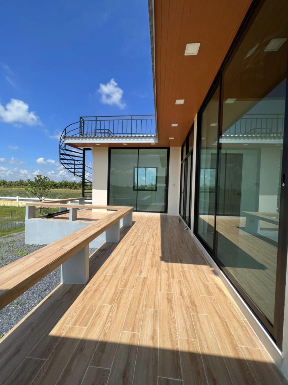 บ้านสวนนอร์ดิกมินิมอล มีดาดฟ้า บ้านสวนท่ามกลางทุ่งนา รูปที่ 16