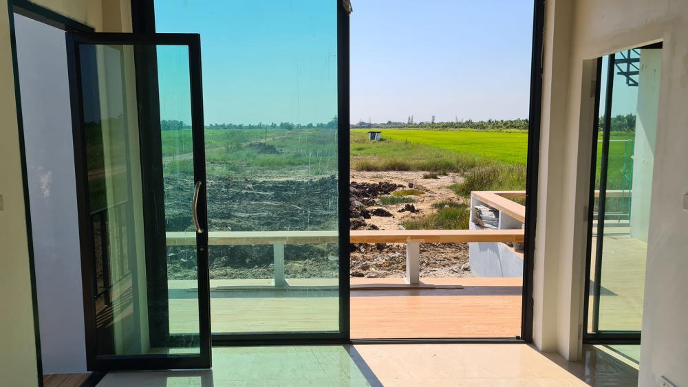 บ้านสวนนอร์ดิกมินิมอล มีดาดฟ้า บ้านสวนท่ามกลางทุ่งนา รูปที่ 8