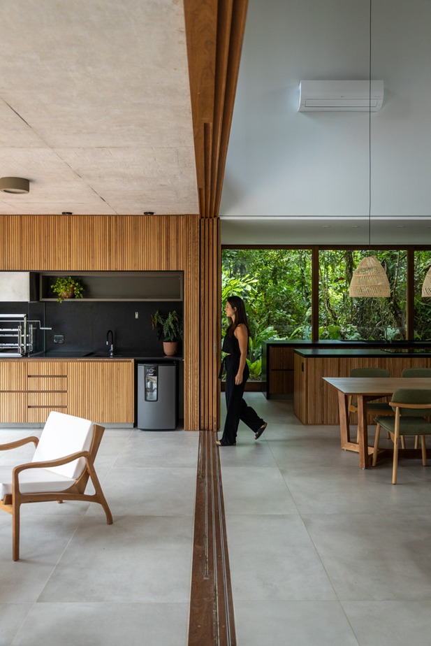 ไอเดียบ้านโมเดิร์นตกแต่งไม้ระแนง สถาปนิกต่างชาติ  รูปที่ 4
