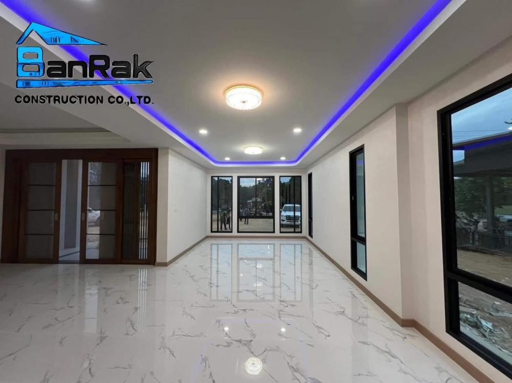 บ้านโมเดิร์นสองชั้น ขนาด 5 ห้องนอน 6 ห้องน้ำ ห้องรับแขก ห้องทำงาน ครัว-ทานอาหาร  จอดรถ 4 คัน รูปที่ 3