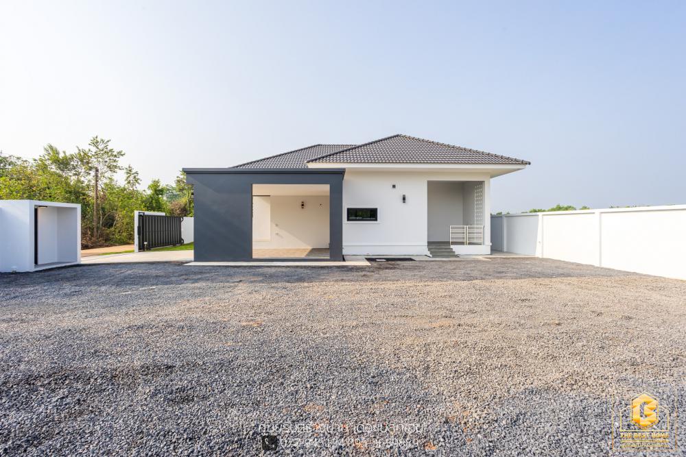 แบบบ้านปั้นหยาโมเดิร์นชั้นเดียว ขนาด 3 ห้องนอน 3 ห้องน้ำ ห้องรับแขก/นั่งเล่น 1 รับประทานอาหาร1 ห้องครัว 1 ซักล้าง 2 และโรงจอดรถ รูปที่ 12