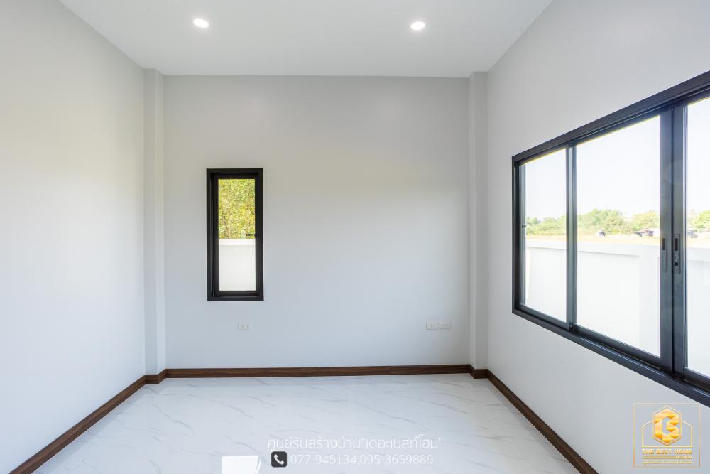 แบบบ้านปั้นหยาโมเดิร์นชั้นเดียว ขนาด 3 ห้องนอน 3 ห้องน้ำ ห้องรับแขก/นั่งเล่น 1 รับประทานอาหาร1 ห้องครัว 1 ซักล้าง 2 และโรงจอดรถ รูปที่ 18