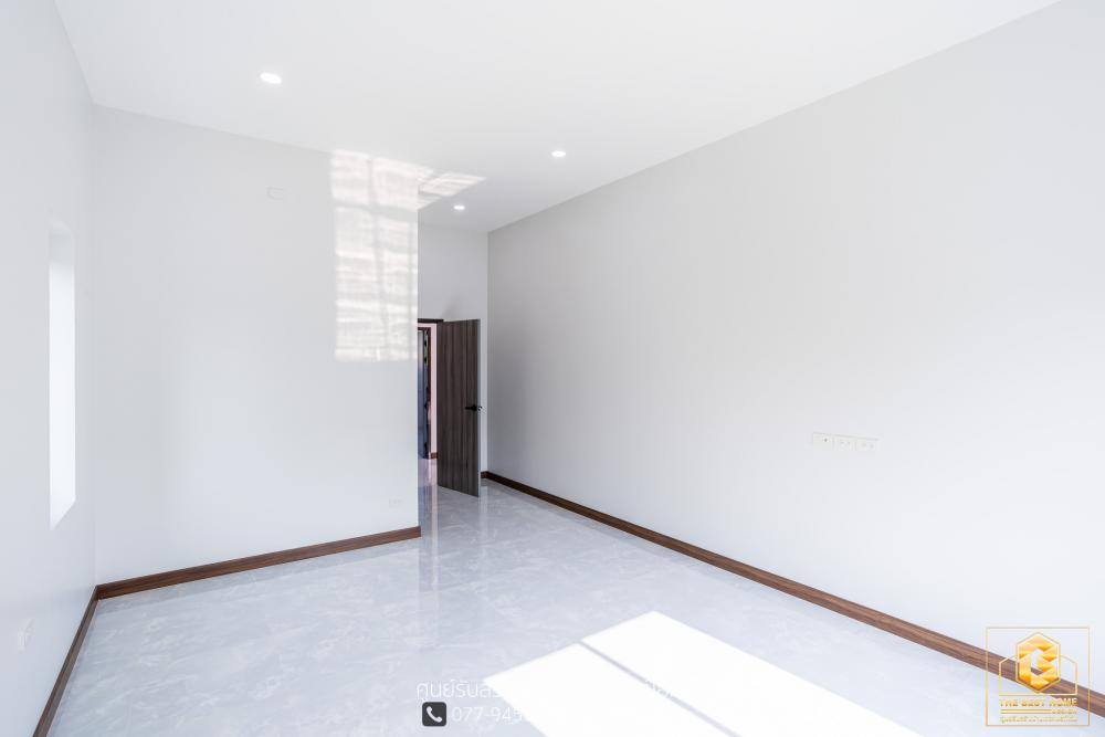 แบบบ้านปั้นหยาโมเดิร์นชั้นเดียว ขนาด 3 ห้องนอน 3 ห้องน้ำ ห้องรับแขก/นั่งเล่น 1 รับประทานอาหาร1 ห้องครัว 1 ซักล้าง 2 และโรงจอดรถ รูปที่ 22