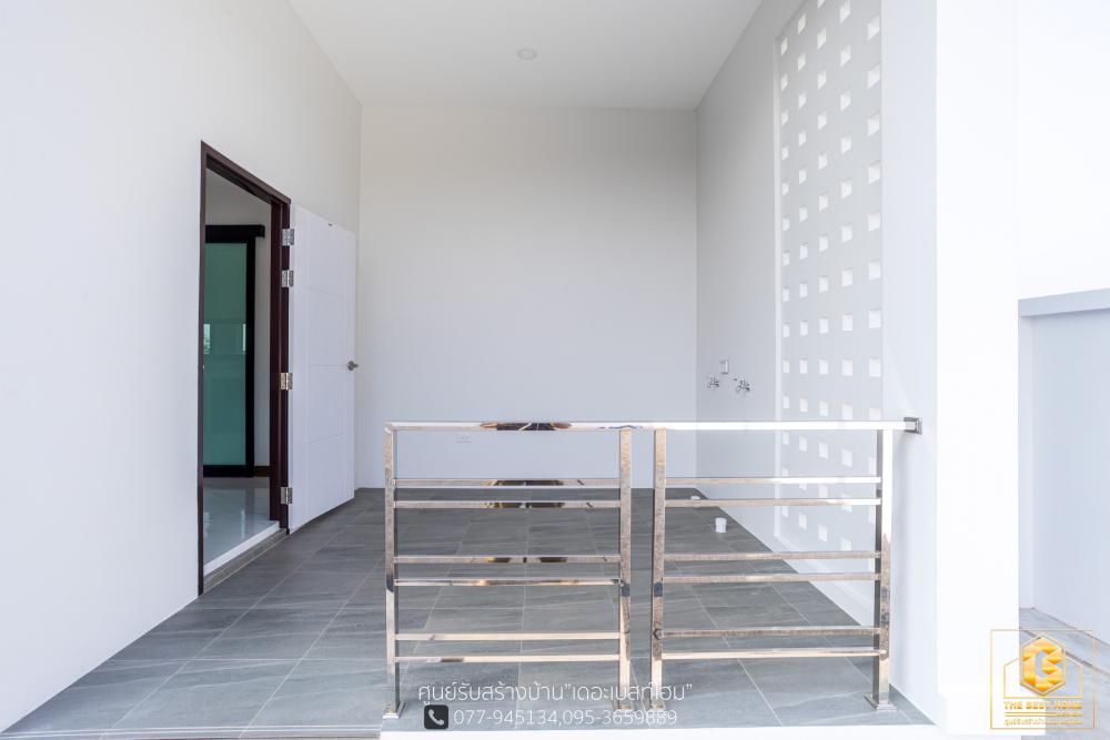 แบบบ้านปั้นหยาโมเดิร์นชั้นเดียว ขนาด 3 ห้องนอน 3 ห้องน้ำ ห้องรับแขก/นั่งเล่น 1 รับประทานอาหาร1 ห้องครัว 1 ซักล้าง 2 และโรงจอดรถ รูปที่ 23