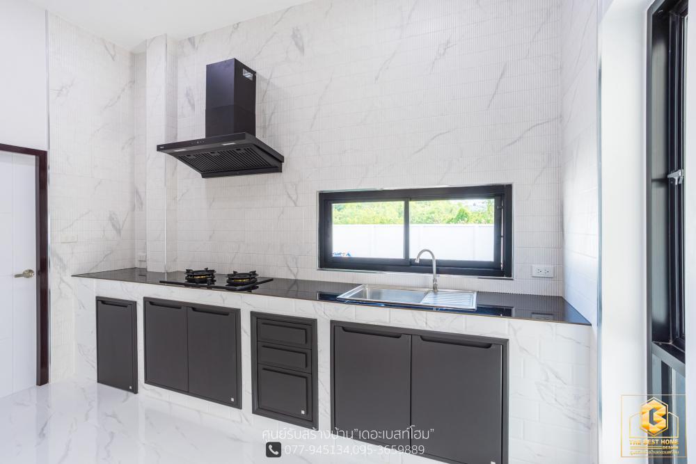 แบบบ้านปั้นหยาโมเดิร์นชั้นเดียว ขนาด 3 ห้องนอน 3 ห้องน้ำ ห้องรับแขก/นั่งเล่น 1 รับประทานอาหาร1 ห้องครัว 1 ซักล้าง 2 และโรงจอดรถ รูปที่ 26