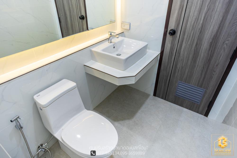 แบบบ้านปั้นหยาโมเดิร์นชั้นเดียว ขนาด 3 ห้องนอน 3 ห้องน้ำ ห้องรับแขก/นั่งเล่น 1 รับประทานอาหาร1 ห้องครัว 1 ซักล้าง 2 และโรงจอดรถ รูปที่ 39