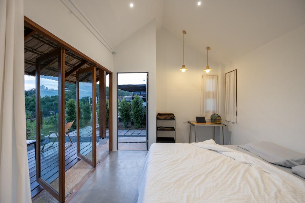 ไอเดียบ้านสวยสไตล์ญี่ปุ่นมินิมอลหลังเล็ก ตั้งอยู่บนภูสูง บรรยากาศดี บ้านอบอุ่น รูปที่ 5