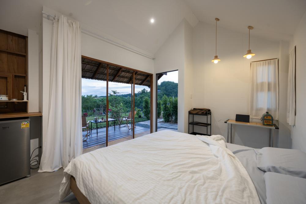 ไอเดียบ้านสวยสไตล์ญี่ปุ่นมินิมอลหลังเล็ก ตั้งอยู่บนภูสูง บรรยากาศดี บ้านอบอุ่น รูปที่ 7