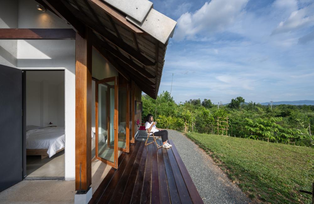 ไอเดียบ้านสวยสไตล์ญี่ปุ่นมินิมอลหลังเล็ก ตั้งอยู่บนภูสูง บรรยากาศดี บ้านอบอุ่น รูปที่ 9