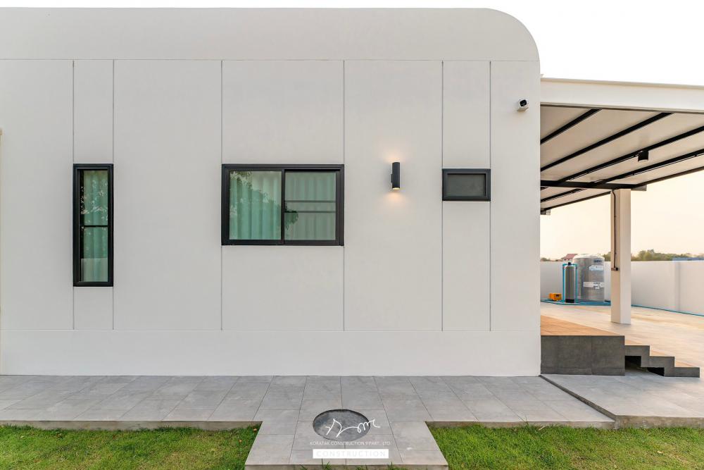 ไอเดียบ้านสไตล์ทรงกลอ่งโมเดิร์นพื้นที่กว้าง ฟังก์ชั่นครบ จัดสวนได้สวย น่าอยู่จัง รูปที่ 42