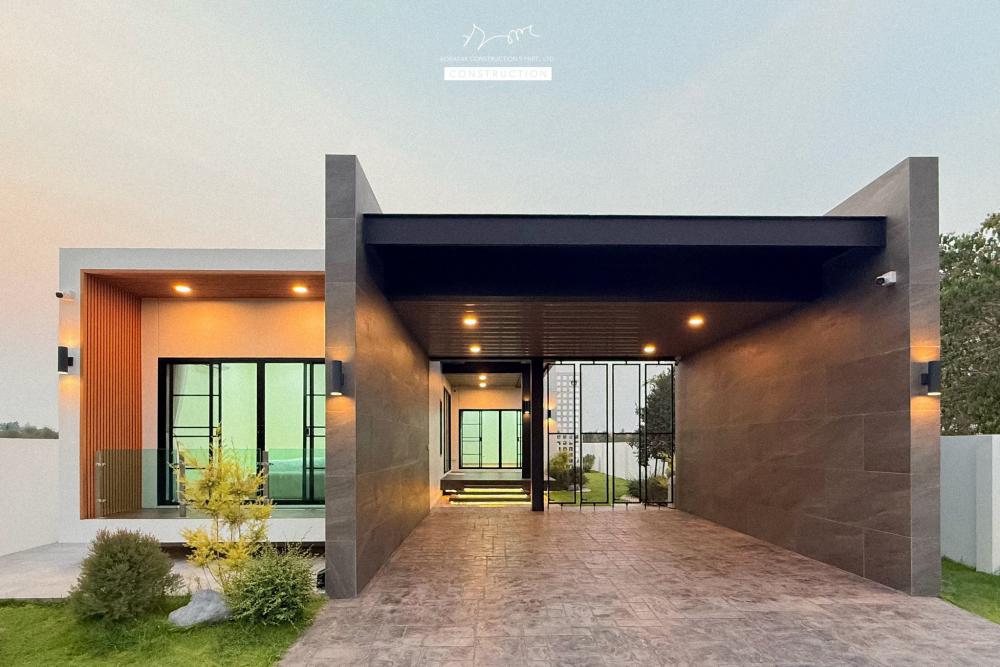 ไอเดียบ้านสไตล์ทรงกลอ่งโมเดิร์นพื้นที่กว้าง ฟังก์ชั่นครบ จัดสวนได้สวย น่าอยู่จัง รูปที่ 37