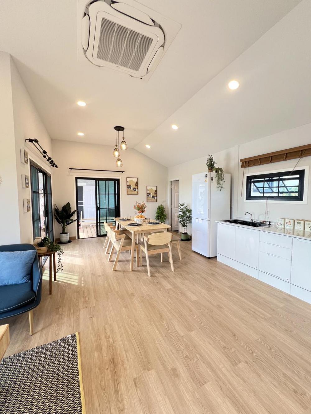 บ้านเศรษฐีโฮมกลางทุ่งนา ขนาด 2 ห้องนอน 3 ห้องน้ำ 1 ห้องครัว 1 ห้องรับแขก 1 ระเบียง รูปที่ 8