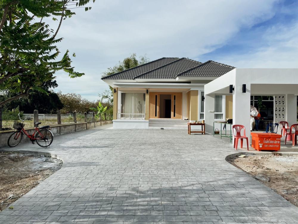 แบบบ้านชั้นเดียวสไตล์คอนเทมโพรารี่  ขนาด 2 ห้องนอน 2 ห้องน้ำ รูปที่ 3