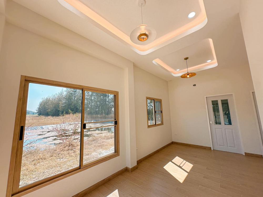 บ้านสไตล์มินิมอล 2 ห้องนอน 2 ห้องน้ำ พื้นที่ใช้สอยรวม 65 ตร.ม. รูปที่ 3