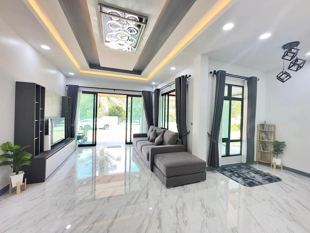 บ้านสไตล์คอนเทมโพรารี่ 3 ห้องนอน 2 ห้องน้ำ พื้นที่ 135 ตรม. รูปที่ 4