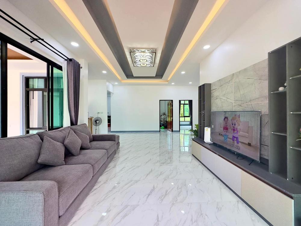 บ้านสไตล์คอนเทมโพรารี่ 3 ห้องนอน 2 ห้องน้ำ พื้นที่ 135 ตรม. รูปที่ 6