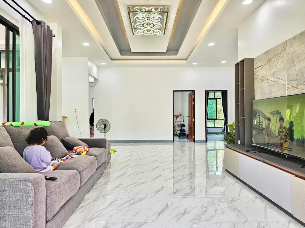 บ้านสไตล์คอนเทมโพรารี่ 3 ห้องนอน 2 ห้องน้ำ พื้นที่ 135 ตรม. รูปที่ 7