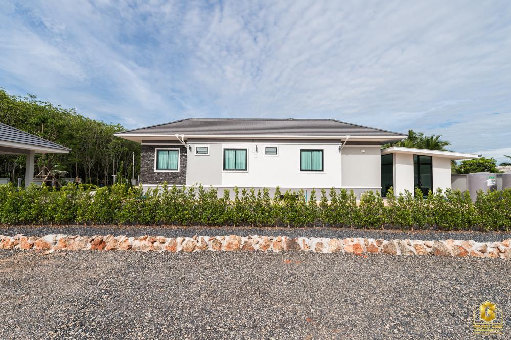 บ้านทรงปั้นหยา 3 ห้องนอน 3 ห้องน้ำ บนเนื้อที่กว้างขวาง จัดสวนได้น่าอยู่. รูปที่ 9