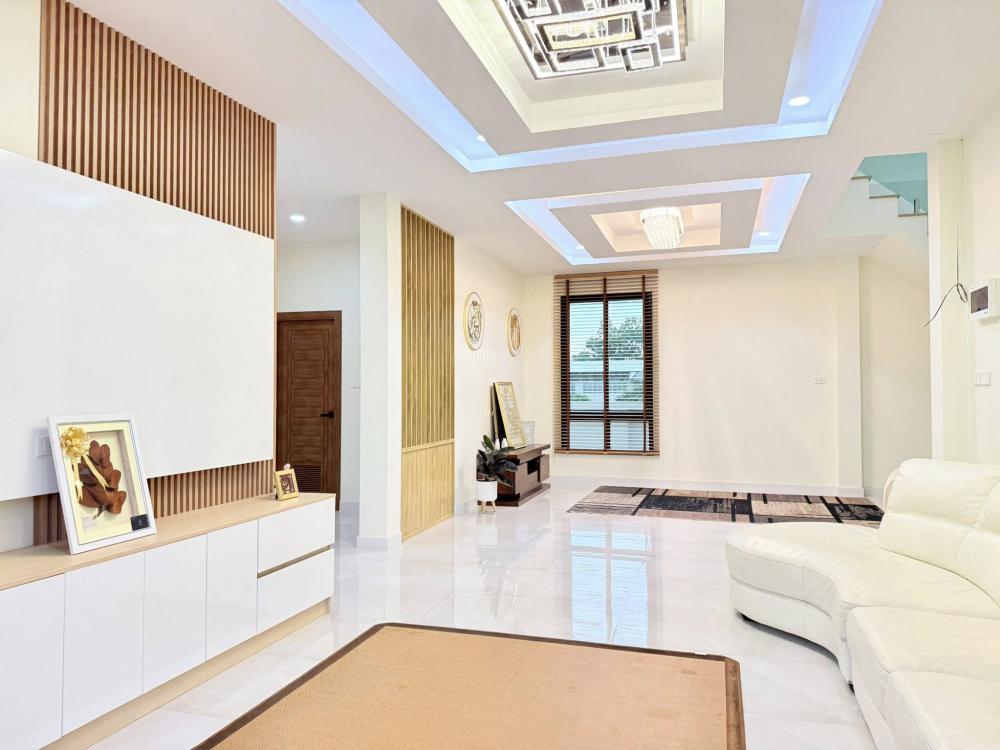 แบบบ้านสองชั้น สไตล์โมเดิร์น ขนาด 4 ห้องนอน 3 ห้องน้ำ รูปที่ 13