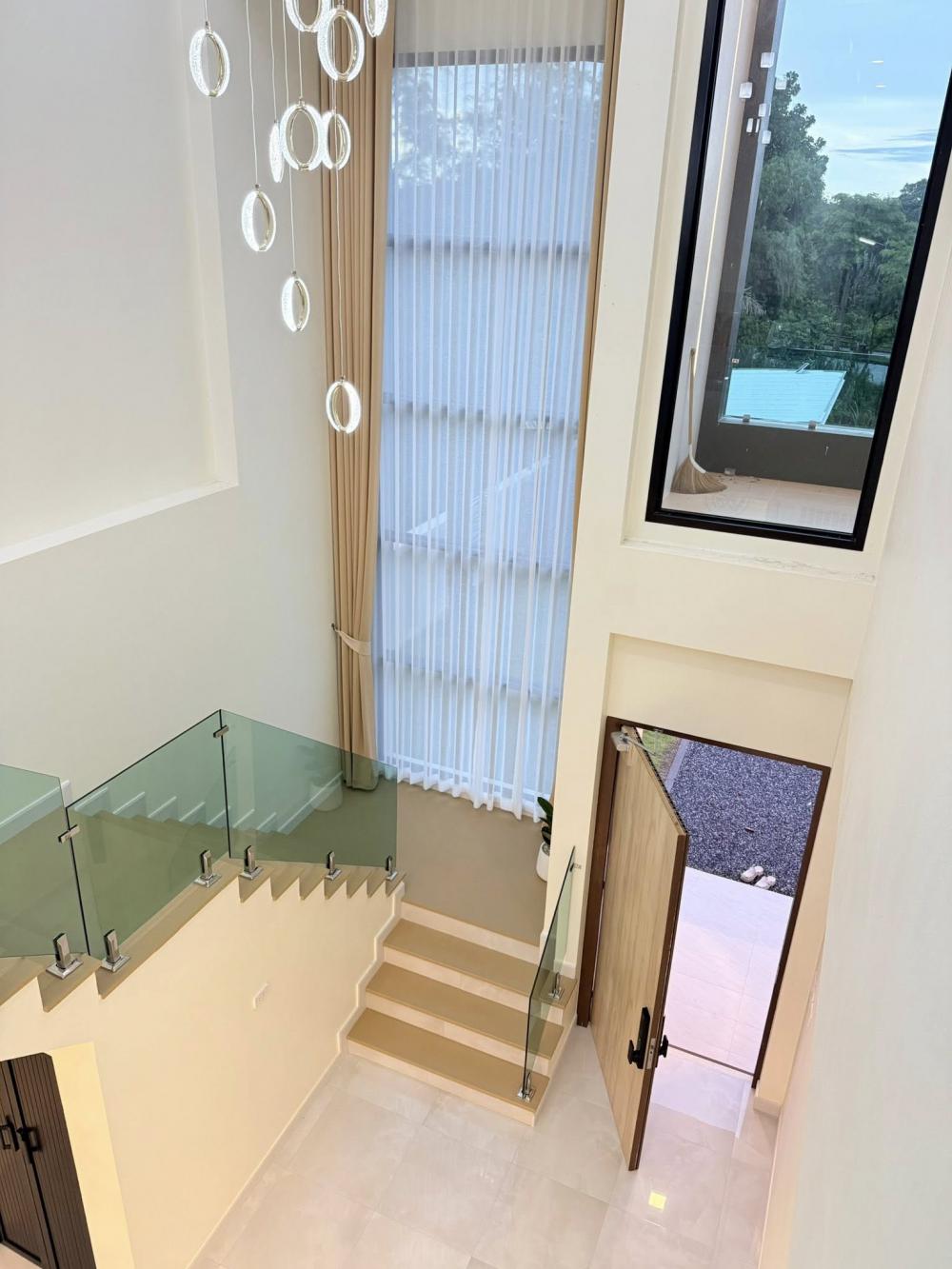 แบบบ้านสองชั้น สไตล์โมเดิร์น ขนาด 4 ห้องนอน 3 ห้องน้ำ รูปที่ 18