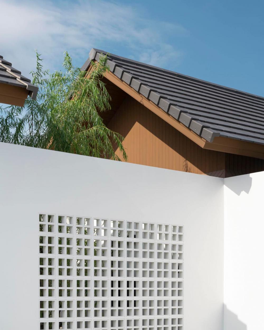 บ้านอยู่เย็นเป็นสุข ออกแบบได้อย่างลงตัว สะอาดสบายตาทั้งภายในภายนอกและสวนของบ้าน รูปที่ 7