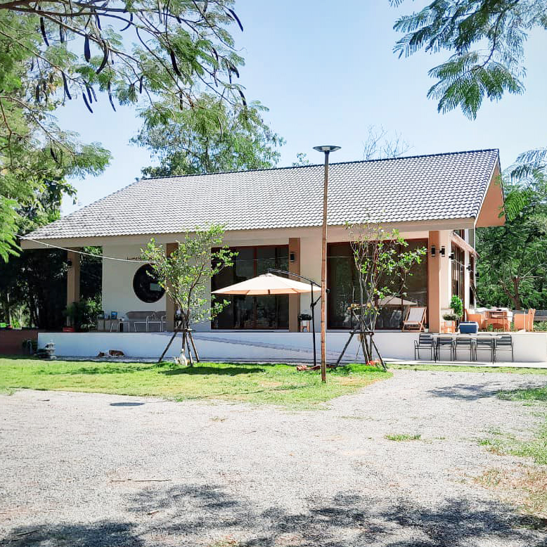 บ้านมินิมอลมูจิ ไอเดียบ้านสวยงามน่ารักชั้นเดียวมีทางลาด รูปที่ 2