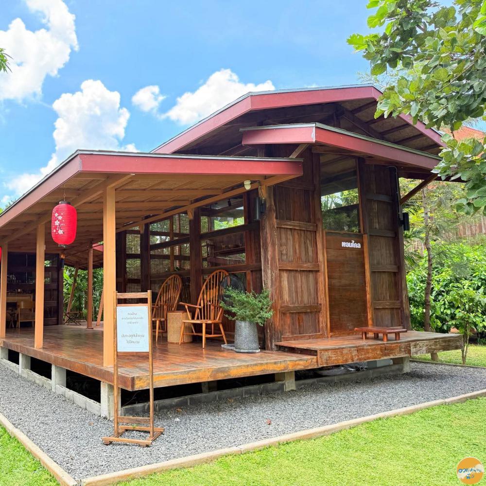 รีโนเวทยุ้งข้าวเป็นร้านกาแฟไม้น่ารัก