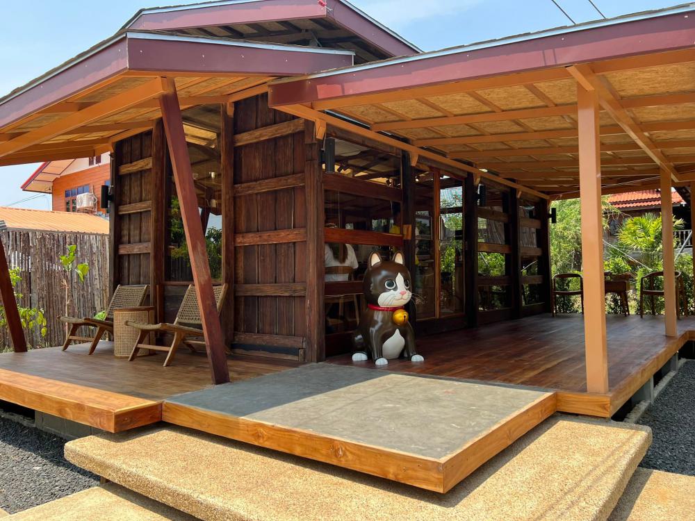 รีโนเวทยุ้งข้าวเป็นร้านกาแฟไม้น่ารัก รูปที่ 3