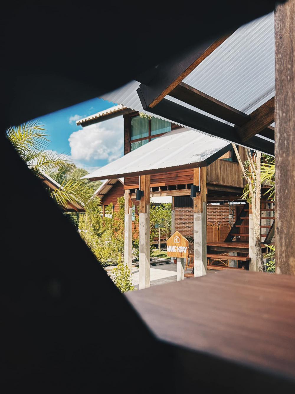 บ้านไม้โมเดิร์นหน้าแคบ 2 ชั้น รูปที่ 11