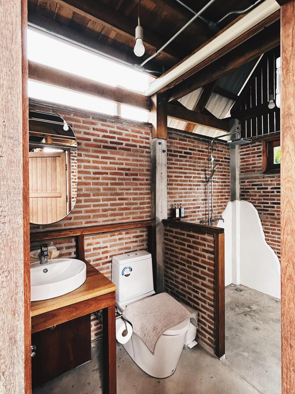 บ้านไม้โมเดิร์นหน้าแคบ 2 ชั้น รูปที่ 18