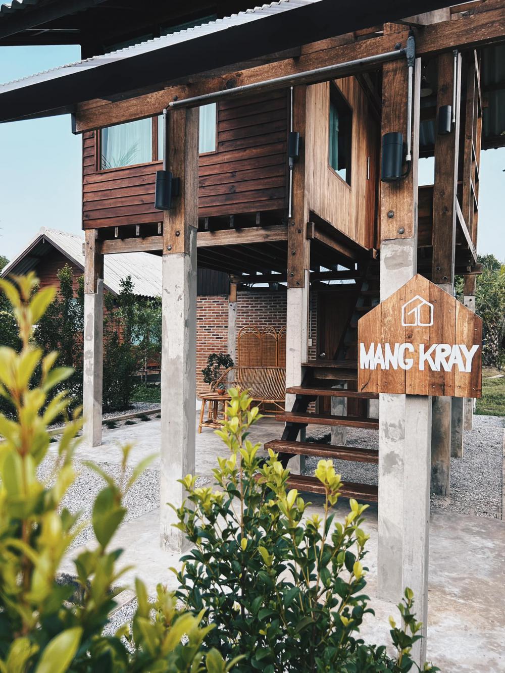 บ้านไม้โมเดิร์นหน้าแคบ 2 ชั้น รูปที่ 9