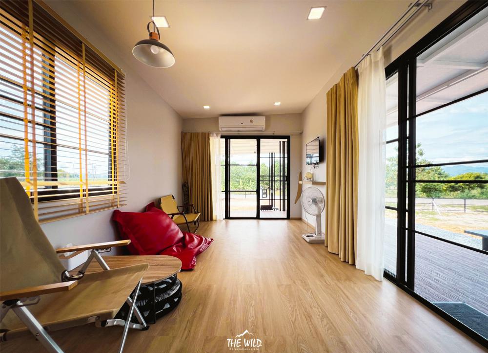 บ้านโมเดิร์นทรงกล่องโทนขาวละมุน แต่งน่ารักลงตัว รูปที่ 10